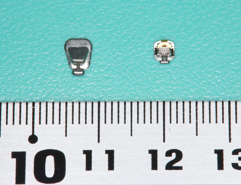 小型のブラケット